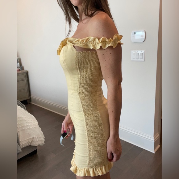 Reformation Bonita Dress in Lemon - Picture 4 of 7